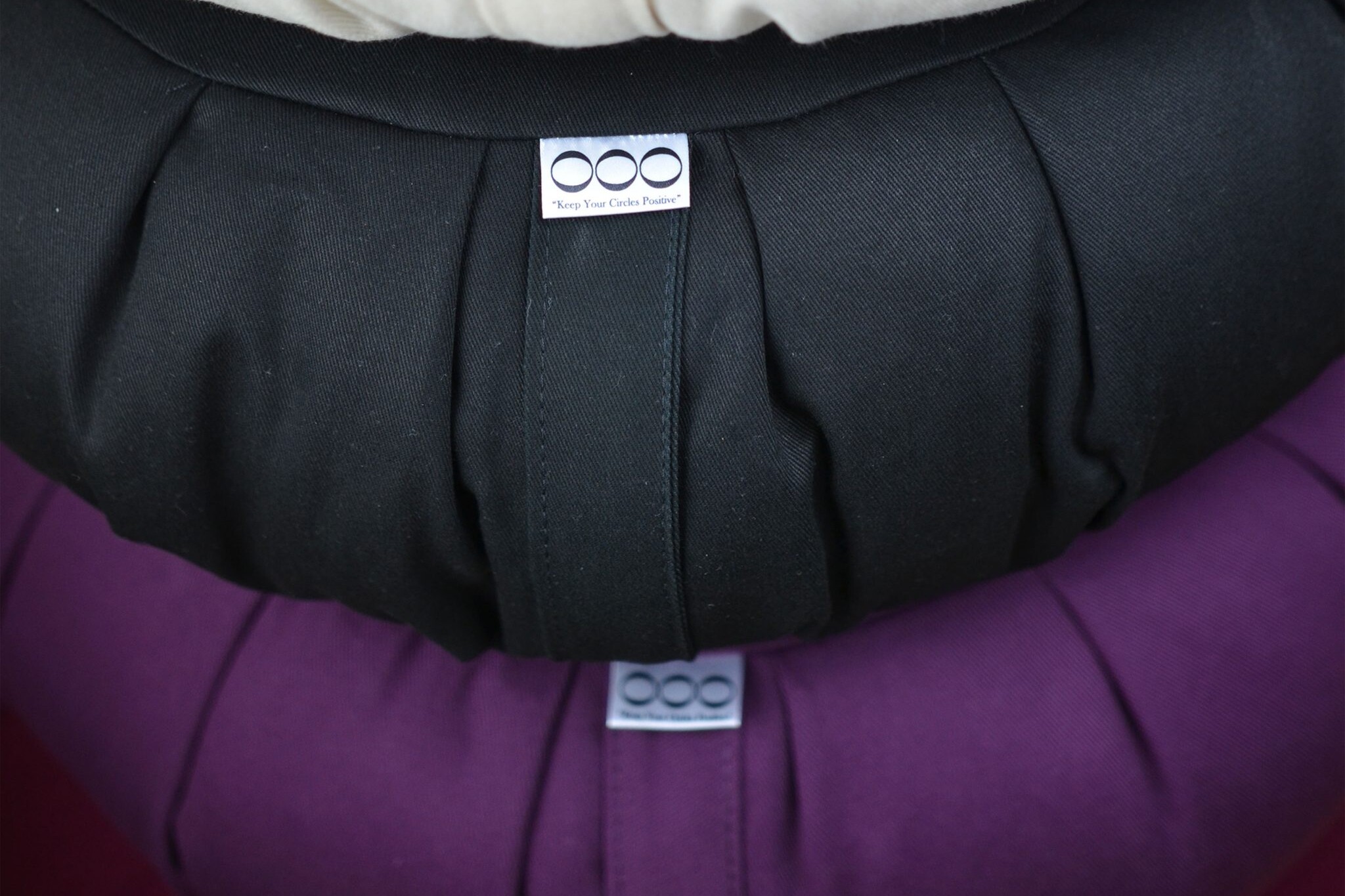 OOO-Meditationskudde Crescent Zafu Bovete - Burgundy